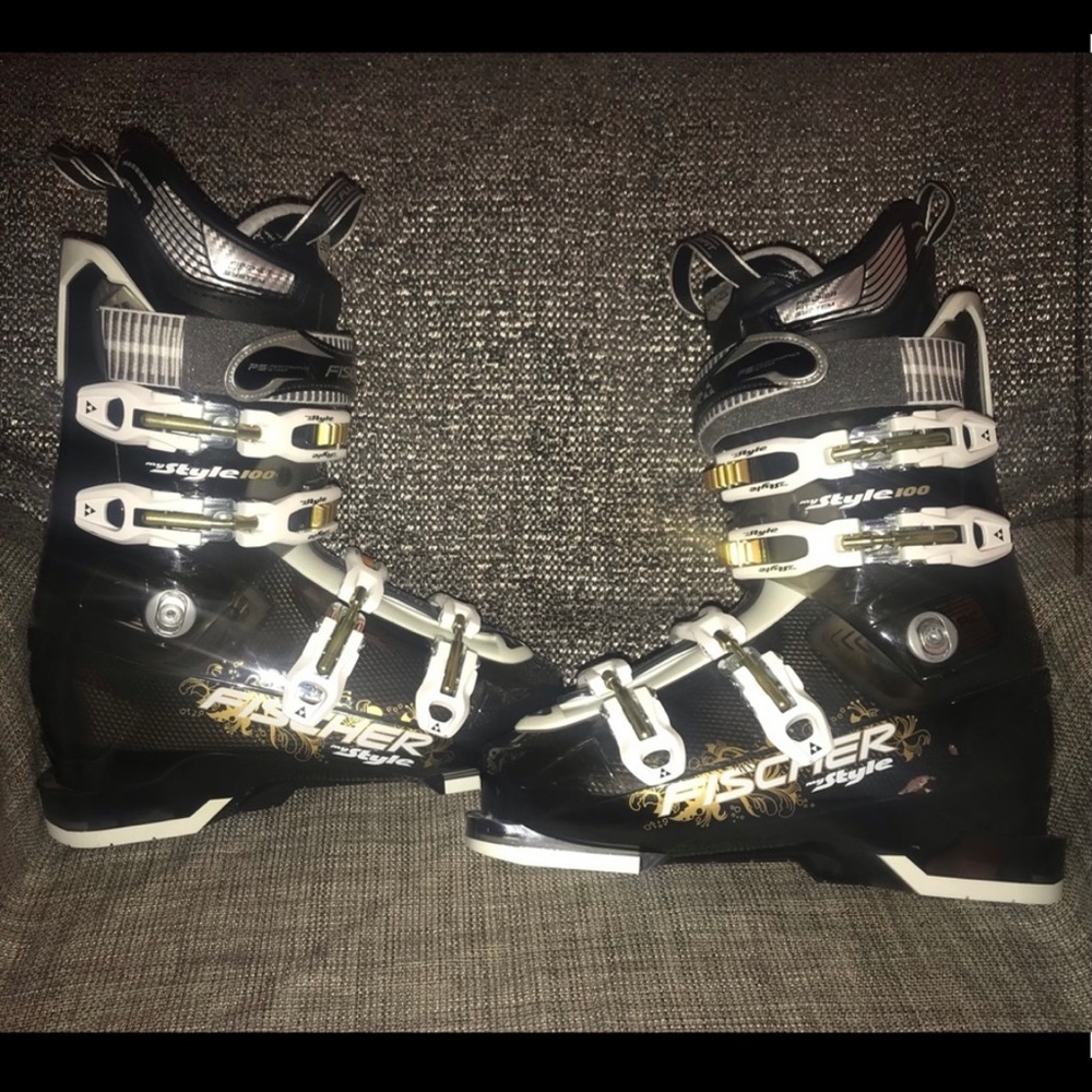 Fischer 7.5 ski boots perfect condition